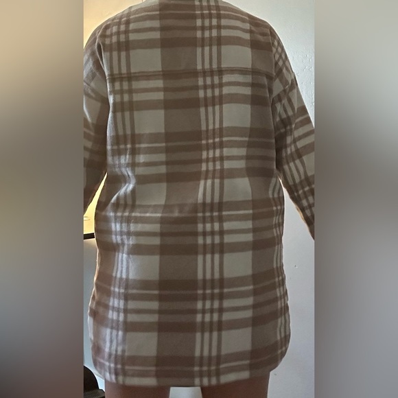 Banana Republic Factory Shacket - Picture 6 of 6